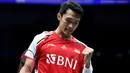 Pemain tunggal putra Indonesia, Jonatan Christie saat menghadapi wakil Thailand, Kunlavut Vitidsarn pada laga Grup B Kejuaraan Bulu Tangkis beregu campuran Piala Sudirman 2023 di Suzhou Olympic Center, China, Kamis (18/5/2023). Di partai kedua nomor tunggal putra, Jonatan Christie berhadapan dengan wakil Thailand, Kunlavut Vitidsarn. (AFP/Wang Zhao)