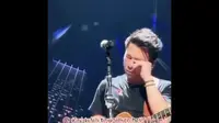 Ariel Noah Bantah Nangis Saat Nyanyi Lagu Yang Terdalam. (https://www.instagram.com/p/ClsRej0pIM8/?igshid=MDJmNzVkMjY=)