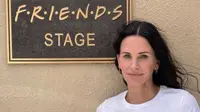 Courtney Cox. (dok. Instagram @courtneycoxofficial/https://www.instagram.com/p/CSE_Rt1lL7q/Dinny Mutiah)