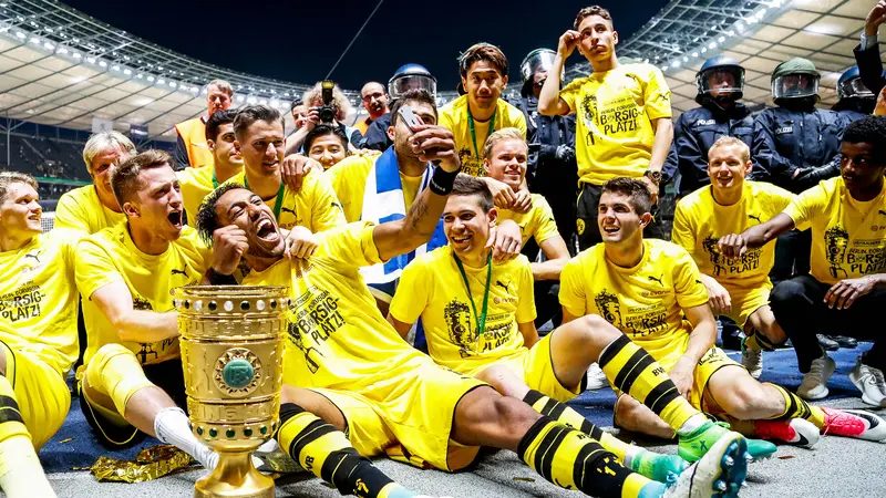 Aubameyang Antar Dormund Raih Gelar DFB Pokal