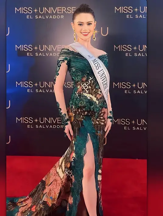 Seperti saat momen welcome dinner, Fabienne Nicole terlihat mengenakan kebaya modern berwarna emerald green. [@fabienne_fng]