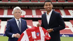 Marcos Paulo didatangkan Atletico Madrid secara gratis dari Fluminense pada awal musim 2021/2022. Hingga kini sang pemain belum sekali pun membela Atletico Madrid karena langsung dipinjamkan ke beberapa klub seperti Famalicao, Mirandes dan Sao Paulo. (twitter.com/atletienglish)