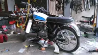 Tidak selamanya showroom yang menjual motor-motor lawas mendapat barang dagangan dalam kondisi baik.