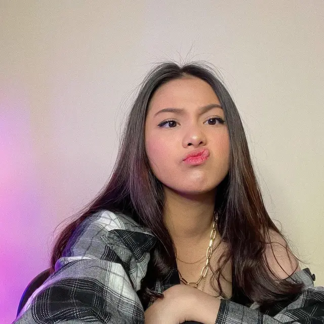 6 Potret Gemas Aisyah Aqilah saat Pamer Muka Jelek, Tetap Dipuji Cantik