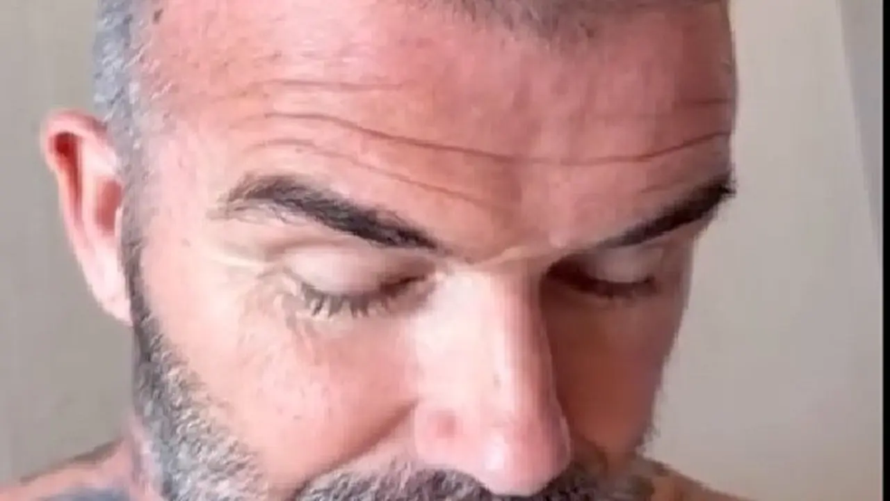 Kiat David Beckham Perbaiki Pitak di Kepala Gara-gara Salah Cukur Sendiri