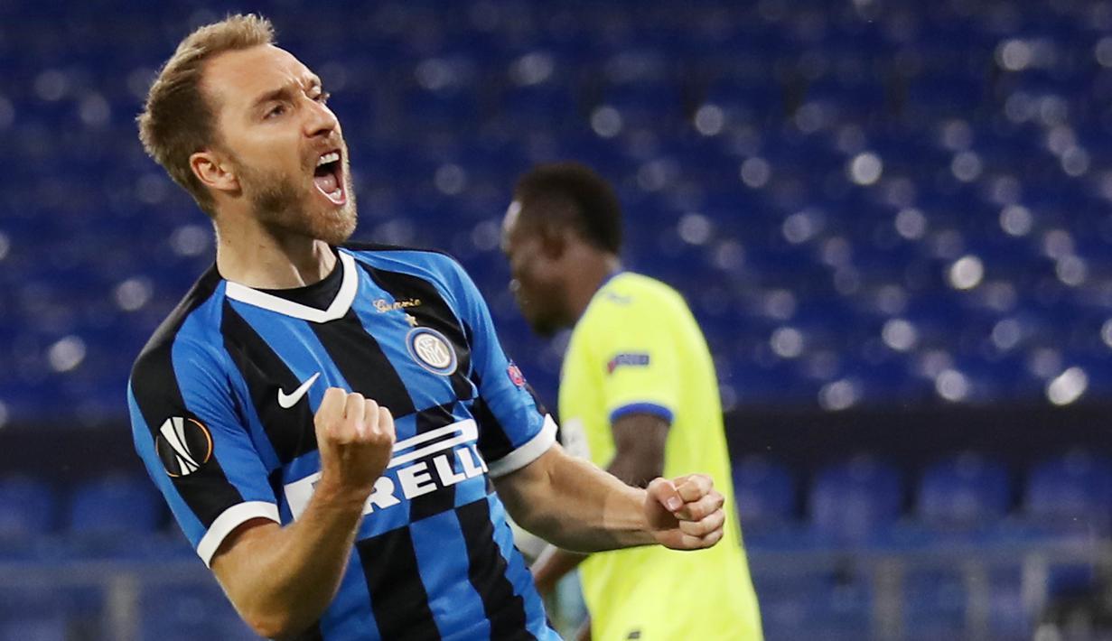 Christian Eriksen - Gelandang yang diboyong Inter Milan dari Tottenham Hotspur dengan biaya 27 juta euro itu awalnya sempat kesulitan beradaptasi. Namun pemain Timnas Denmark itu perlahan-lahan mampu menunjukkan kemampuannya dan mencjadi salah satu andalan Conte di lini tengah. (AP/Gregorio Borgia)