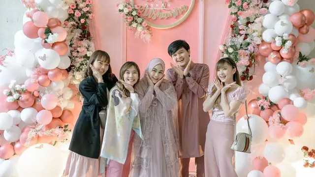 Acara Akikah Anak Kembar Anisa Rahma yang Curi Perhatian