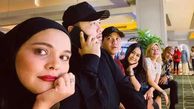 Dikabarkan Dekat, Ini 6 Momen Kebersamaan Didi Mahardika dan Rosmanizar