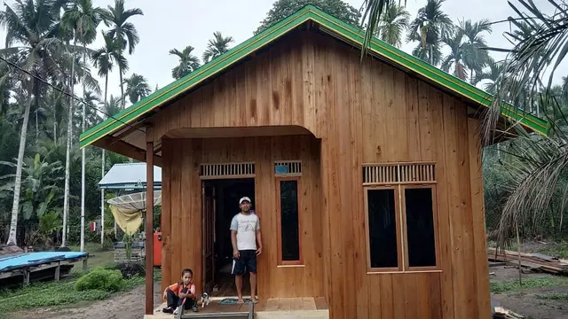 Kementerian PUPR menyalurkan bantuan program Bantuan Stimulan Perumahan Swadaya (BSPS) atau bedah rumah kepada 630 unit rumah tak layak huni di Kabupaten Batang Hari, Jambi. (Dok PUPR)