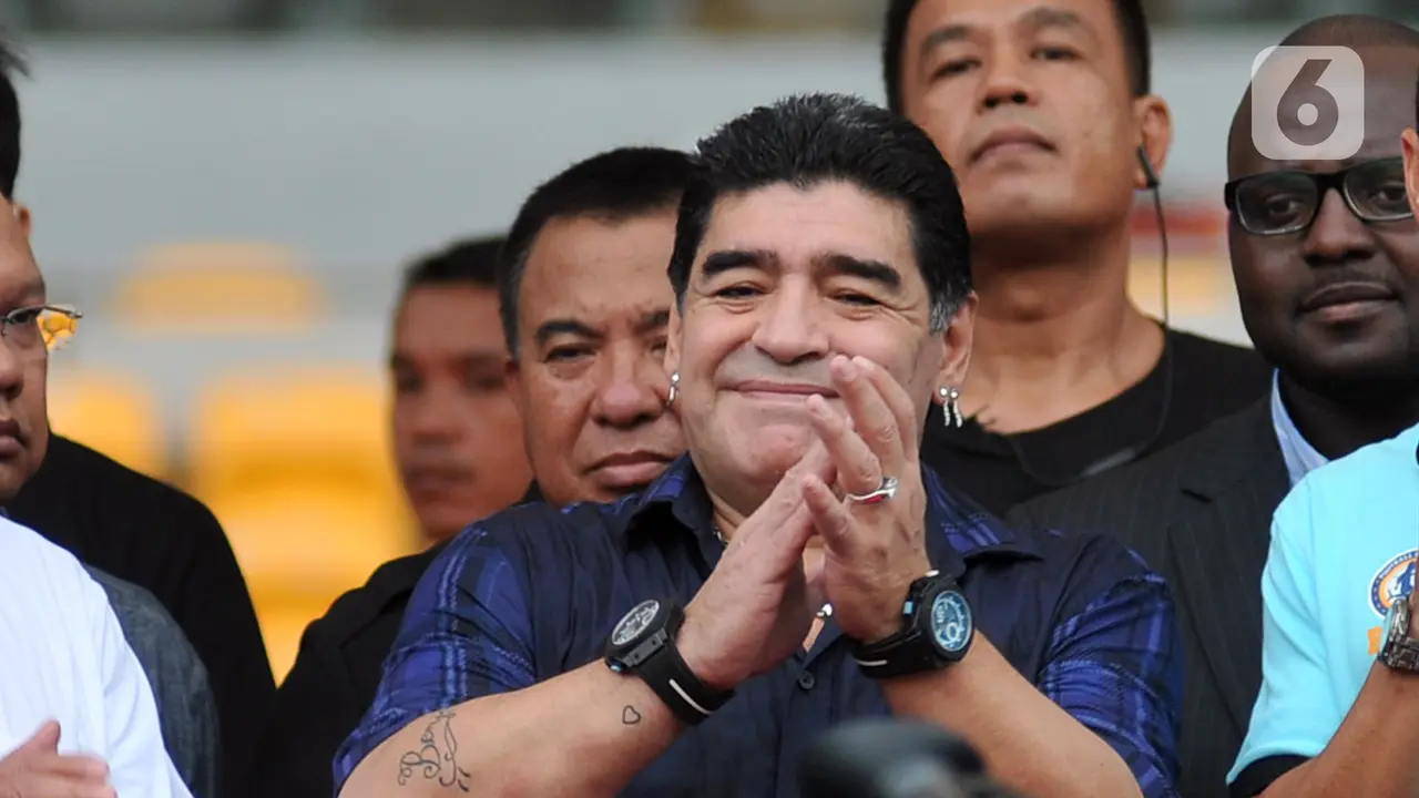 FOTO: Kenangan saat Diego Maradona Sambangi Stadion GBK