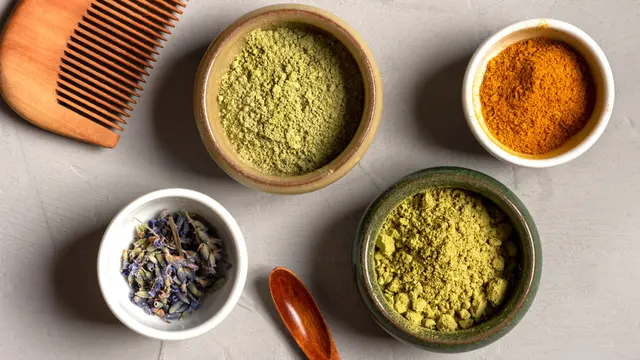 3 Manfaat Daun Neem untuk Merawat Kulit Berjerawat, Yakin Sudah Tahu? (1)