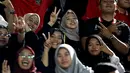 Sejumlah suporter wanita terlihat memadati tribun saat laga Kualifikasi Piala Asia U-23 2024 antara Timnas Indonesia U-23 melawan Turkmenistan di Stadion Manahan, Solo, Selasa (12/09/2023). (Bola.com/Areif Bagus)