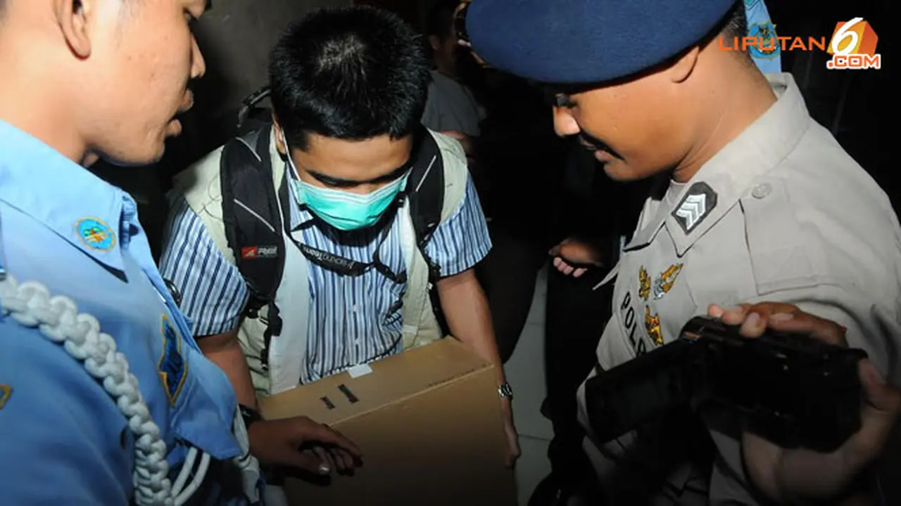 kpk-geledah-ruang-140117b.jpg