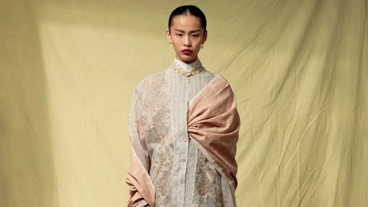 Sapto Djojokartiko Hidupkan Kembali Wastra Indonesia dalam Siluet Modern (photo by Sapto Djojokartiko)