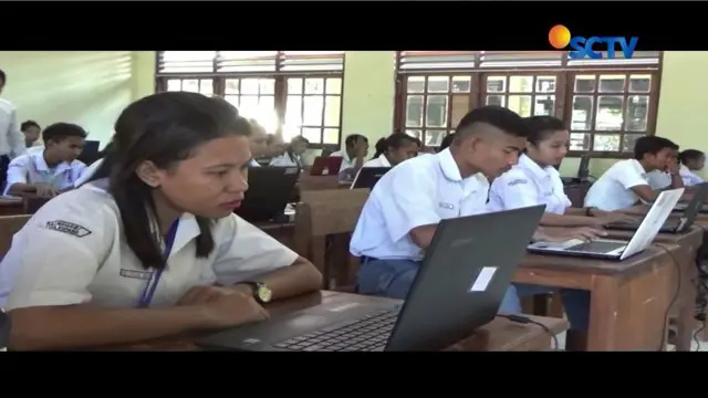 Pelaksanaan UNBK yang di beberapa daerah yang digelar hari ini masih bermasalah. Di Kupang, NTT, karena kurangnya komputer, pihak sekolah berinisiatif meminjam laptop guru dan orangtua siswa untuk pelaksanaan UNBK.