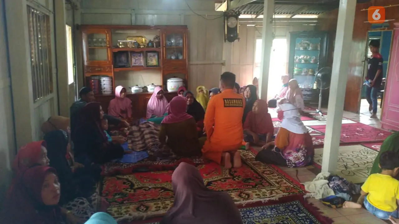 penyerahan jenazah korban tenggelam ke keluarga di Tolitoli