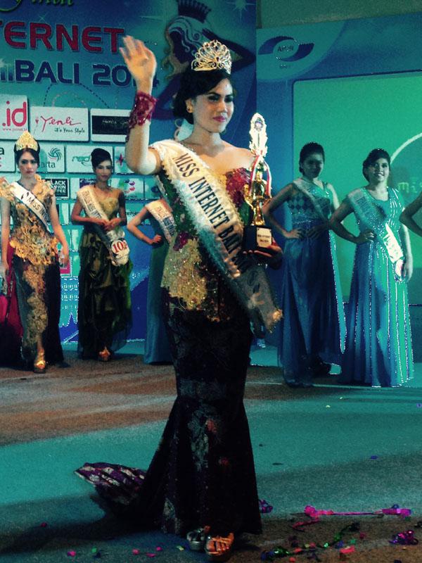 Ida Ayu Surya, jawara Miss Internet Bali 2014 | copyright vemale.com
