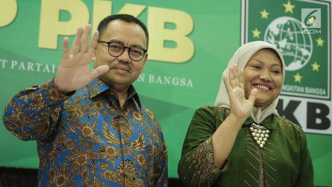 Cagub-Cawagub Jawa Tengah Sudirman Said dan Ida Fauziah saat deklarasi di Jakarta, Selasa (9/1). Pasangan Sudirman Said dan Ida Fauziah mendapat dukungan dari partai politik PKB, Gerindra, PAN dan PKS untuk Pilkada Jateng. (Liputan6.com/Faizal Fanani)