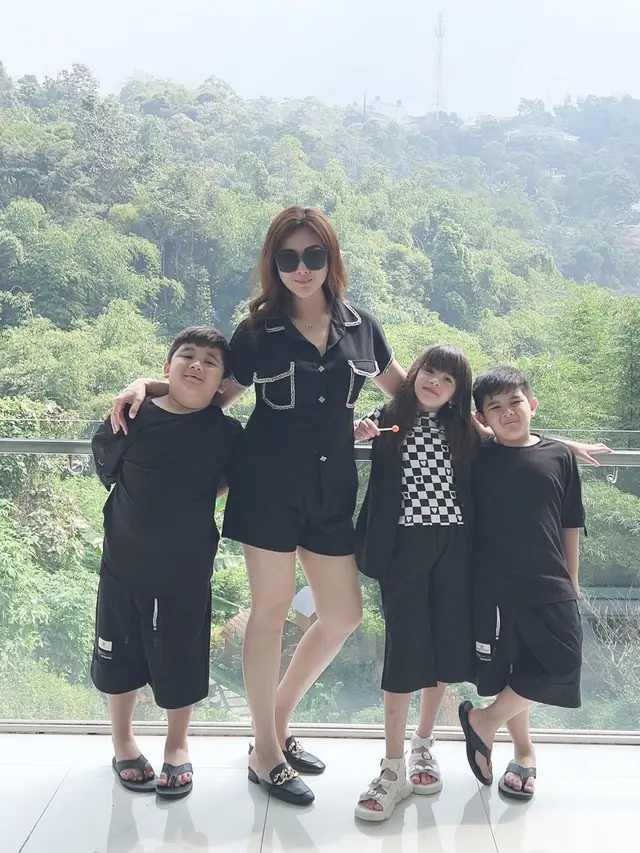 [Fimela] Dhena Devanka