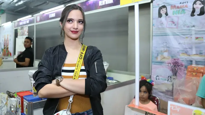 [Bintang] Nia Ramadhani