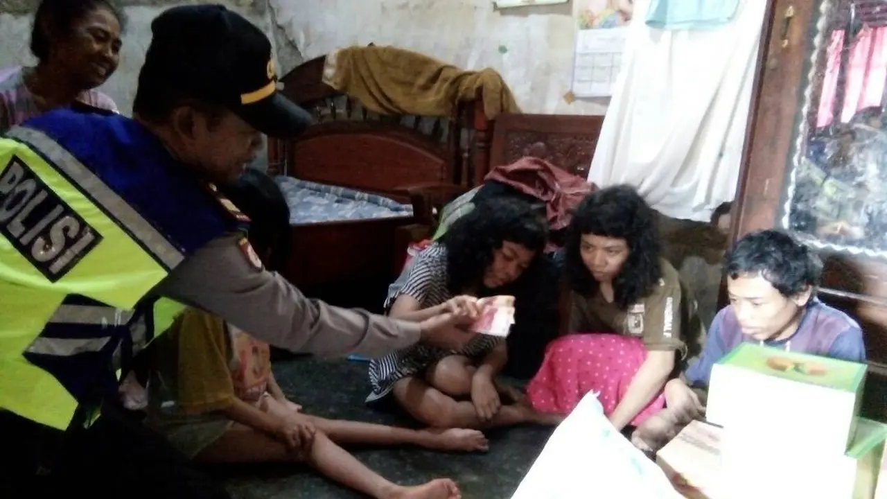Hadiah bagi 4 Kakak Beradik Penderita Lumpuh Sejak Balita