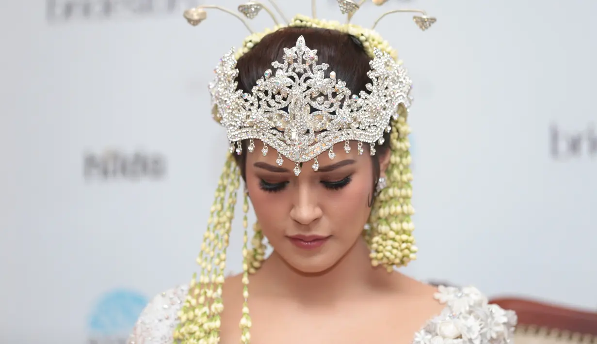 Menurut Raisa, Hamish adalah sosok yang dewasa dan dapat mengayomi dirinya yang 10 tahun lebih muda darinya. Hal ini lah yang membuat Raisa terpikat dan bersedia untuk menikah dengannya. (Adrian Putra/Bintang.com)