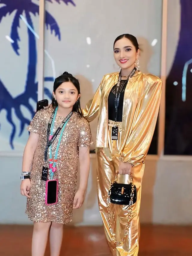 Ashanty Temani Anak Menyaksikan Fanmeet Lisa Blackpink di Jakarta. [@ashanty_ash]