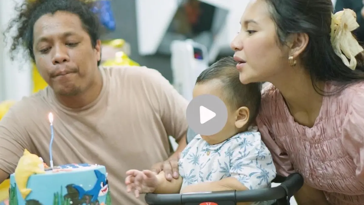 Indah Permatasari dan Arie Kriting Memilih untuk Merahasiakan serta Menutup  Wajah Anak - ShowBiz Liputan6.com