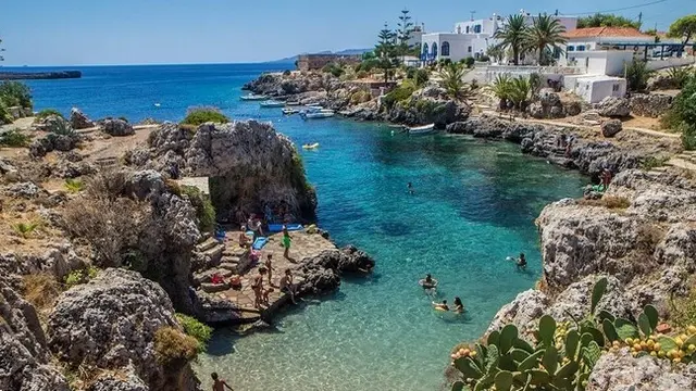 Pulau Antikythera (sumber: greececitydaily)