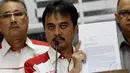Surat yang akan dikirimkan pukul 17.00 WIB itu meminta Ahok dan Dinas Pemuda dan Olahraga Jakarta untuk meminta maaf dalam waktu 3 x 24 jam, Jakarta, Senin (9/6/14). (Liputan6.com/Faizal Fanani)