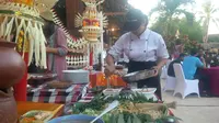 Parade kuliner Indonesia sepanjang 178 meter itu diklaim mampu memecahkan rekor MURI. (Liputan6.com/Dewi Divianta)