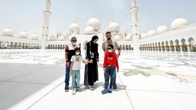 7 Potret Liburan Keluarga Teuku Wisnu dan Shireen Sungkar di Dubai, Penuh Kecerian
