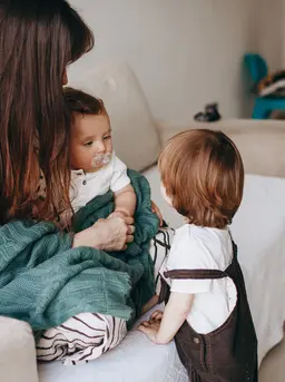 Menyusui tidak selalu berhenti ketika anak sudah memasuki usia satu tahun. (Foto/Dok: Pexels)