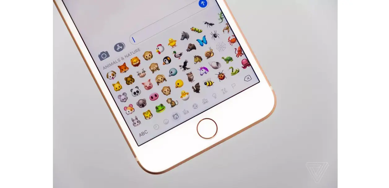 Apple memamerkan emoji terbaru yang akan ada pada iOS 11.1 (Sumber: The Verge)