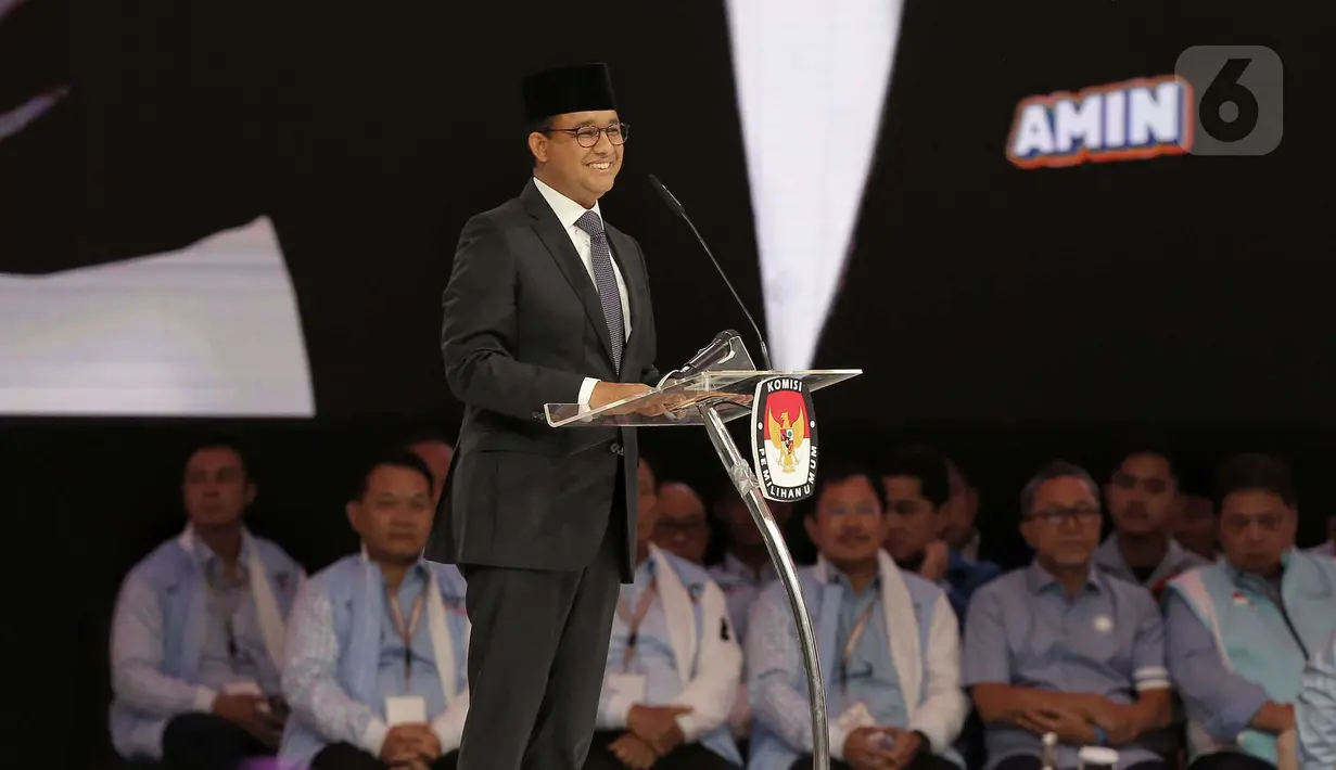 Calon Presiden nomor urut 1 Anies Baswedan saat mengikuti Debat Kelima Pilpres 2024 di Jakarta Convention Center (JCC), Jakarta, Minggu (4/2/2024). (Liputan6.com/Angga Yuniar)