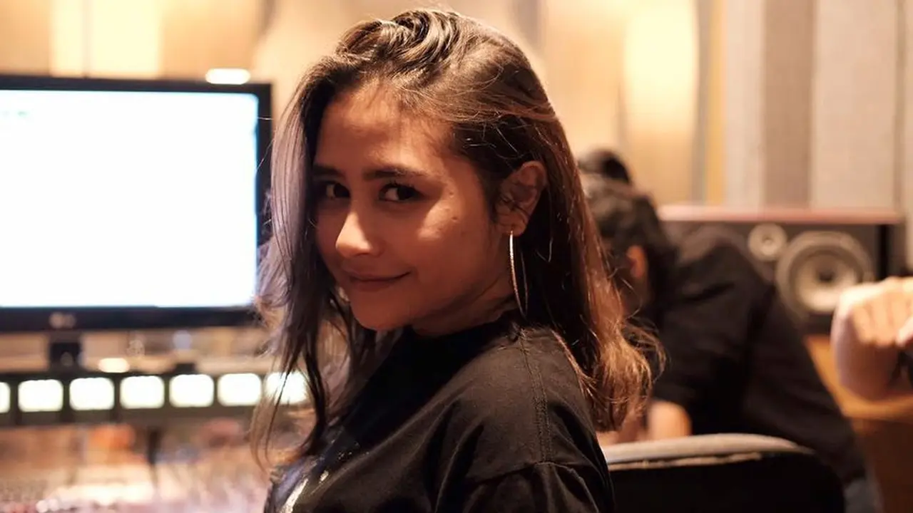 [Fimela] Prilly Latuconsina