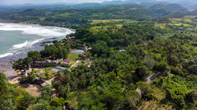 ilustrasi pantai rancabuaya