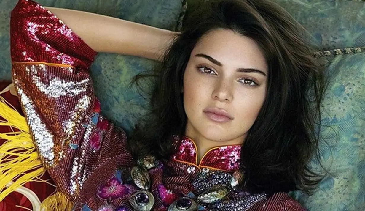 Baru saja memasuki usia 21 tahun beberapa waktu lalu, Kendall Jenner terlihat turut serta meramaikan Pemilihan Presiden Amerika Serikat. Terbukti dengan unggahan foto di akun instagramnya. (Instagram/Kendalljenner)