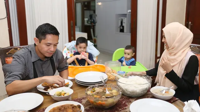 [Bintang] Alyssa Soebandono dan Dude Harlino