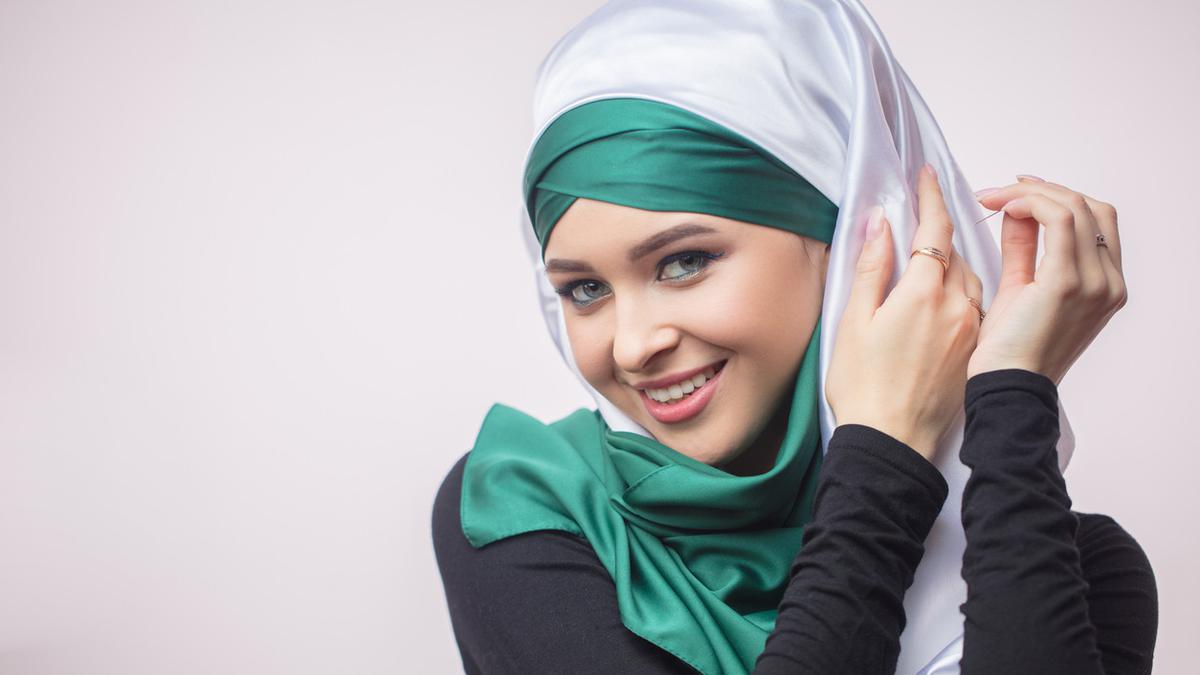 5 Cara Pakai Jilbab Segiempat Praktis Tapi Tetap Modis - Islami