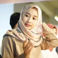 Tidak heran jika Engku Emran jatuh hati dengan wanita yang memulai kariernya sebagai model dan bintang iklan ini. (Foto: instagram.com/laudyacynthiabella)