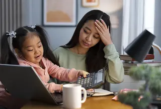 5 Cara Mengatasi Stimulasi Berlebih sebagai Orangtua./Copyright freepik.com