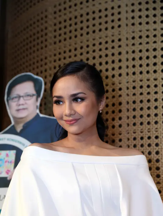 Ini merupakan generasi kedua Gita menjadi produser tujuh anak berbakat yang tergabung dalam Di Atas Rata-Rata (DARR). (Nurwahyunan/Bintang.com)