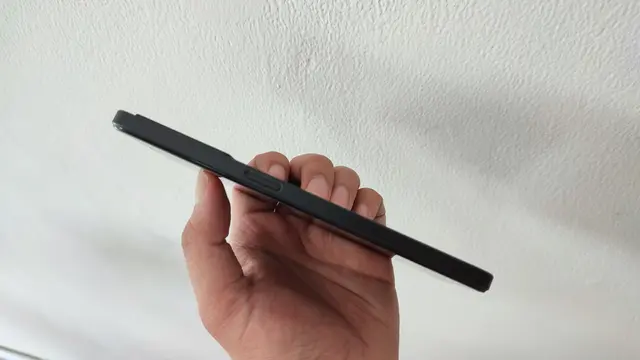 Oppo A57 (Liputan6.com/Giovani Dio Prasasti)