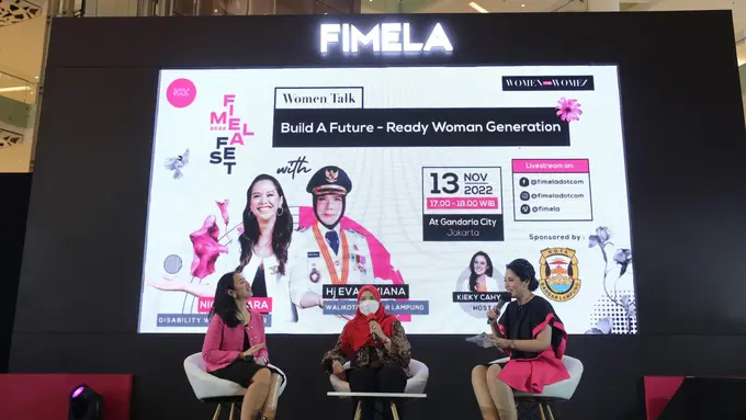 Representasi Perempuan Tangguh, Bunda Eva Bagikan Banyak Inspirasi dalam Fimela Fest 2022