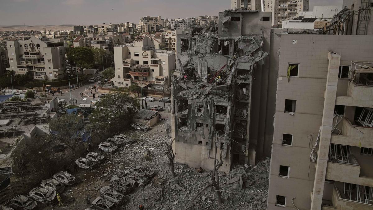 Daftar Kerusakan dan Korban Tewas Israel Diserang 50 Rudal Iran, Situs Militer jadi Target