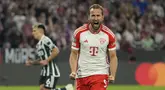 Penyerang Bayern Munchen Harry Kane merayakan gol yang dicetaknya ke gawang Manchester United dalam matchday 1 Grup A Liga Champions 2023/2024 di Allianz Arena, Kamis (21/9/2023). (AP Photo/Matthias Schrader)