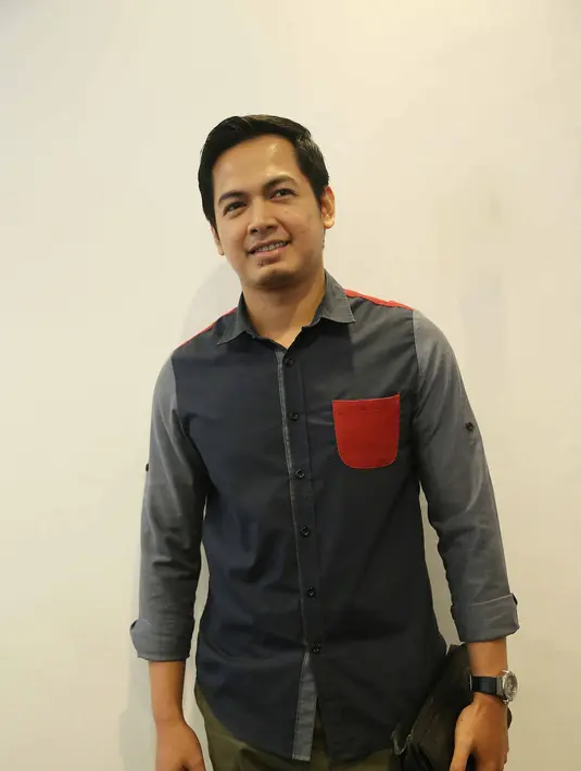 Tommy Kurniawan tak ingin lama-lama menyandang status duda. Seperti diketahui, Tommy 29 Maret 2017 resmi cerai dengan Tania Nadira. Pernikahan yang dibangun enam tahun itu kandas. Kegagalan itu sering kali membayangi pikirannya. (Nurwahyunan/Bintang.com)