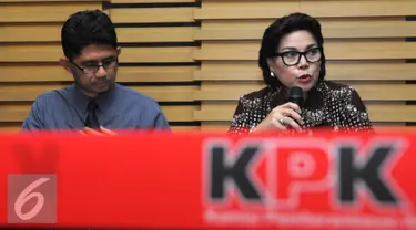 Wakil Ketua KPK, Laode M Syarif (kiri) dan Basaria Pandjaitan menggelar Konferensi Pers setelah melakukan pemeriksaan kepada I Putu Sudiartana, Jakarta, Rabu (29/6). KPK menetapkan I Putu Sudiartana sebagai tersangka. (Liputan6.com/Helmi Afandi)