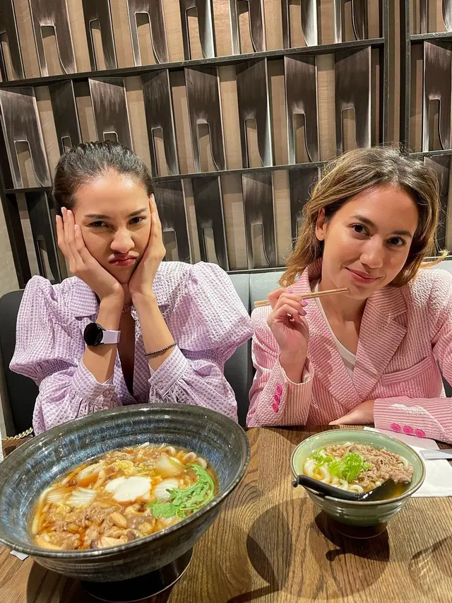 Anya Geraldine dan Pevita Pearce